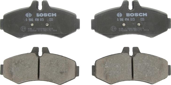 BOSCH 0 986 494 013 — Zestaw klocków hamulcowych, hamulce tarczowe