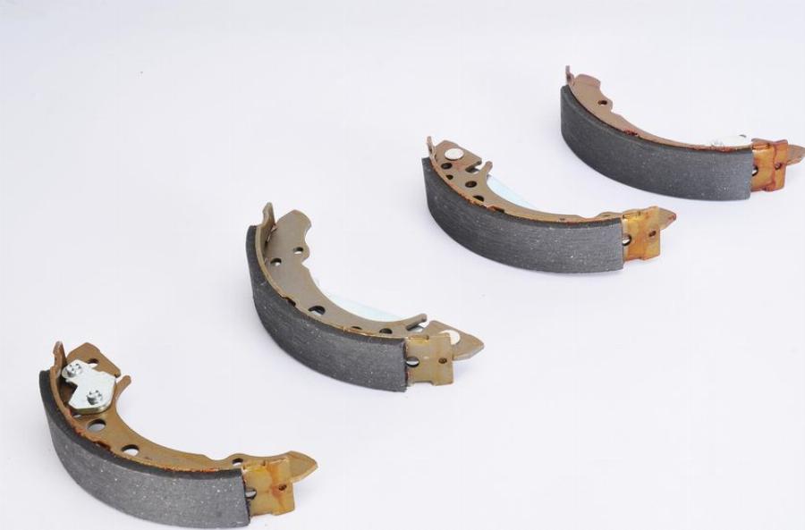 BOSCH 0 986 487 002 — Zestaw szczęk hamulcowych