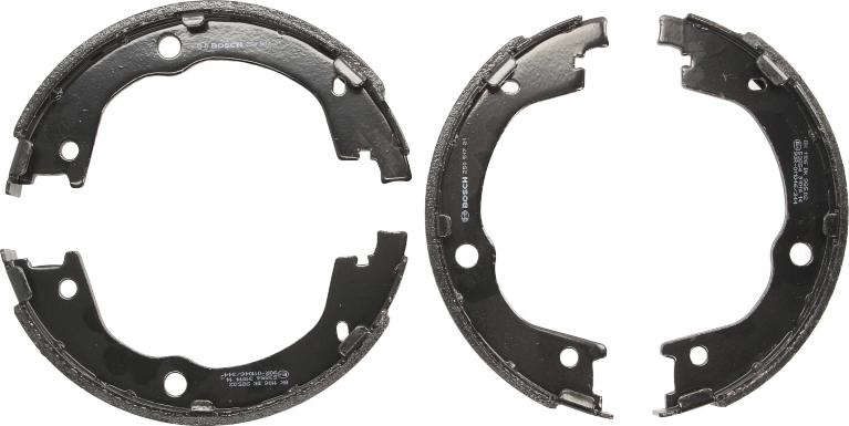 BOSCH 0 986 487 780 — Zestaw szczęk hamulcowych, hamulec postojowy