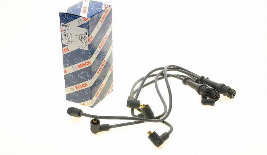 BOSCH 0 986 356 704 — Zestaw przewodów zapłonowych