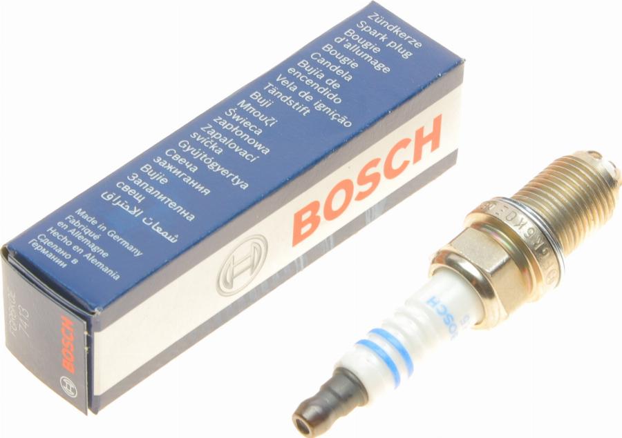 BOSCH 0 242 240 587 — Świeca zapłonowa