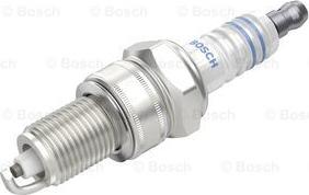 BOSCH 0 242 229 779 — Świeca zapłonowa