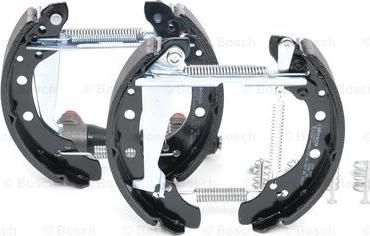 BOSCH 0 204 114 576 - ZESTAW SZCZĘK HAM. SOKDA FAVORIT-FELICIA 90-01 KPL. Z CYLINDERKAMI