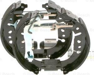 BOSCH 0 204 114 695 - ZESTAW SZCZĘK HAM. FIAT TIPO-500L 0.9-1.6 12- KPL. Z CYLINDERKAMI