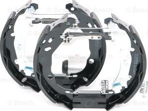 BOSCH 0 204 114 658 - ZESTAW SZCZĘK HAM. LANCIA YPSILON 1.2-1.4 16V 03-11 KPL. Z CYLINDERKAMI