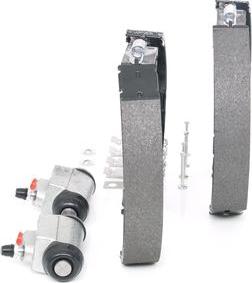BOSCH 0 204 114 671 — Zestaw szczęk hamulcowych