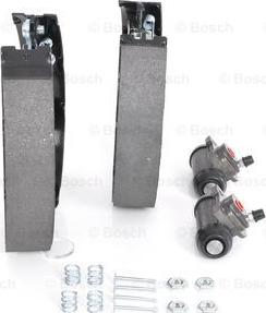 BOSCH 0 204 114 153 - ZESTAW SZCZĘK HAM. RENAULT MEGANE 98-03 KPL. Z CYLINDERKAMI