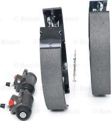 BOSCH 0 204 114 122 - ZESTAW SZCZĘK HAM. PEUGEOT 406 1.6-1.8-1.9 D 95-04 KPL. Z CYLINDERKAMI