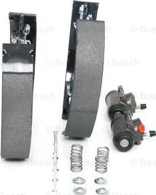 BOSCH 0 204 114 122 - ZESTAW SZCZĘK HAM. PEUGEOT 406 1.6-1.8-1.9 D 95-04 KPL. Z CYLINDERKAMI