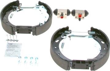 BOSCH 0 204 114 700 — Zestaw szczęk hamulcowych