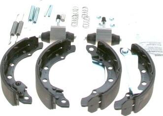 BOSCH 0 204 113 590 - Zestaw szczęk hamulcowych