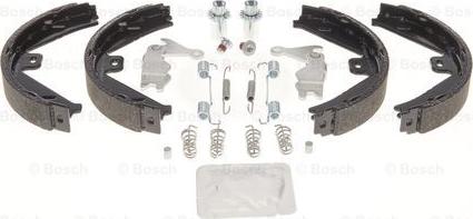 BOSCH 0 204 113 818 — Zestaw szczęk hamulcowych, hamulec postojowy