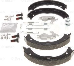 BOSCH 0 204 113 820 - ZESTAW SZCZĘK HAM. RĘCZ. DB VIANO-VITO-W447 03- KPL.