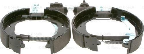 BOSCH 0 204 211 392 - ZESTAW SZCZĘK HAM. FORD TRANSIT 2.0-2.2 TDCI 00-11 KPL. Z CYLINDERKAMI