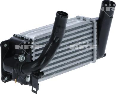 NRF 30245 - INTERCOOLER TOYOTA COROLLA 07- 1.4D-4D AURIS-URBAN CRUISER