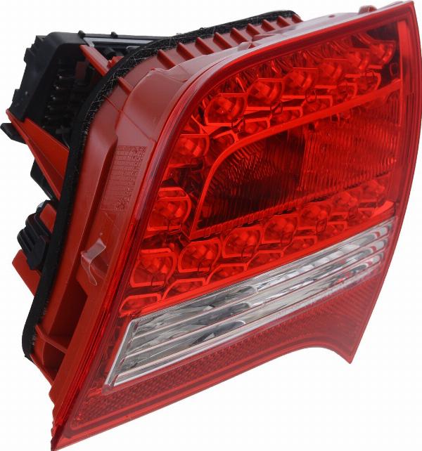 VALEO 043849 - LAMPA TYL AUDI A6 08- -P-WEW.KOMBI VALEO