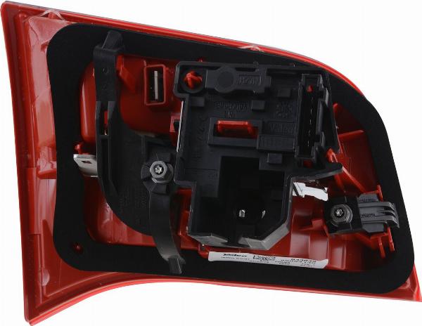 VALEO 043849 - LAMPA TYL AUDI A6 08- -P-WEW.KOMBI VALEO