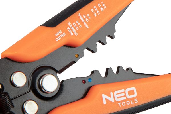 NEO TOOLS 01-540 - AUTOMATYCZNY ŚCIĄGACZ IZOLACJI 200 MM. CZOŁOWY