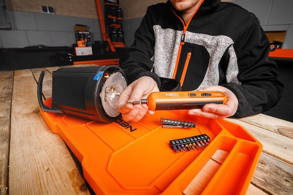 NEO TOOLS 04-199 - WKRĘTAK AKUMULATOROWY 4V. LI-ION. USB-C