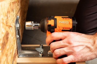 NEO TOOLS 04-613 - KLUCZ UDAROWY BEZSZCZOTKOWY 18V. 350NM. COMPACT. ENERGY. BEZ AKUMULATORA