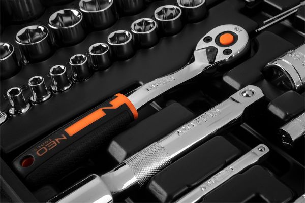 NEO TOOLS 10-054 - KLUCZE NASADOWE 1-2. 1-4. ZESTAW 73 SZT.. CRV