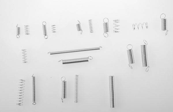 NEO TOOLS 11-980 - SPRĘŻYNY. 200 SZTUK
