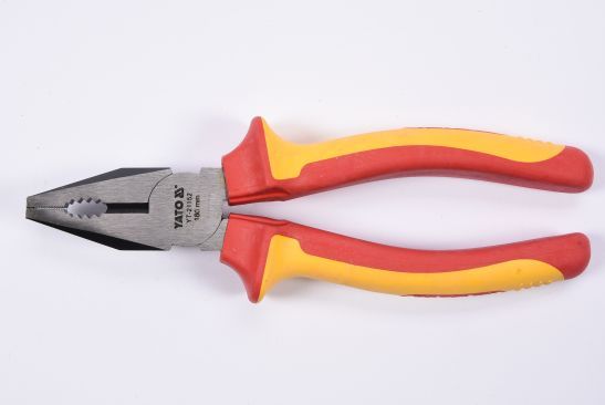 YATO YT-21152 - SZCZYPCE UNIWERSALNE 180MM VDE