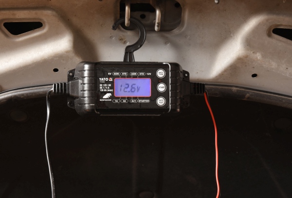 YATO YT-83033 - PROSTOWNIK ELEKTRONICZNY 6-12V 1-4A