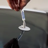 ZESTAW DO NAPRAWY ODPRYSKÓW NA SZYBACH ŻEL NA ODPRYSKI NA SZYBACH - 0,8ML