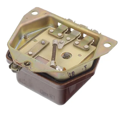 REGULATOR NAPIĘCIA MTZ 80, 82, 820
