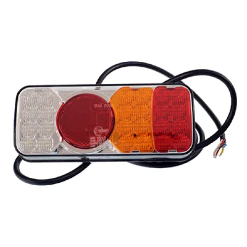 LAMPA TYLNA ZESP. 4-SEGM. PRAWA BEZ OŚW. TABLICY REJ. - Z PRZEWODEM